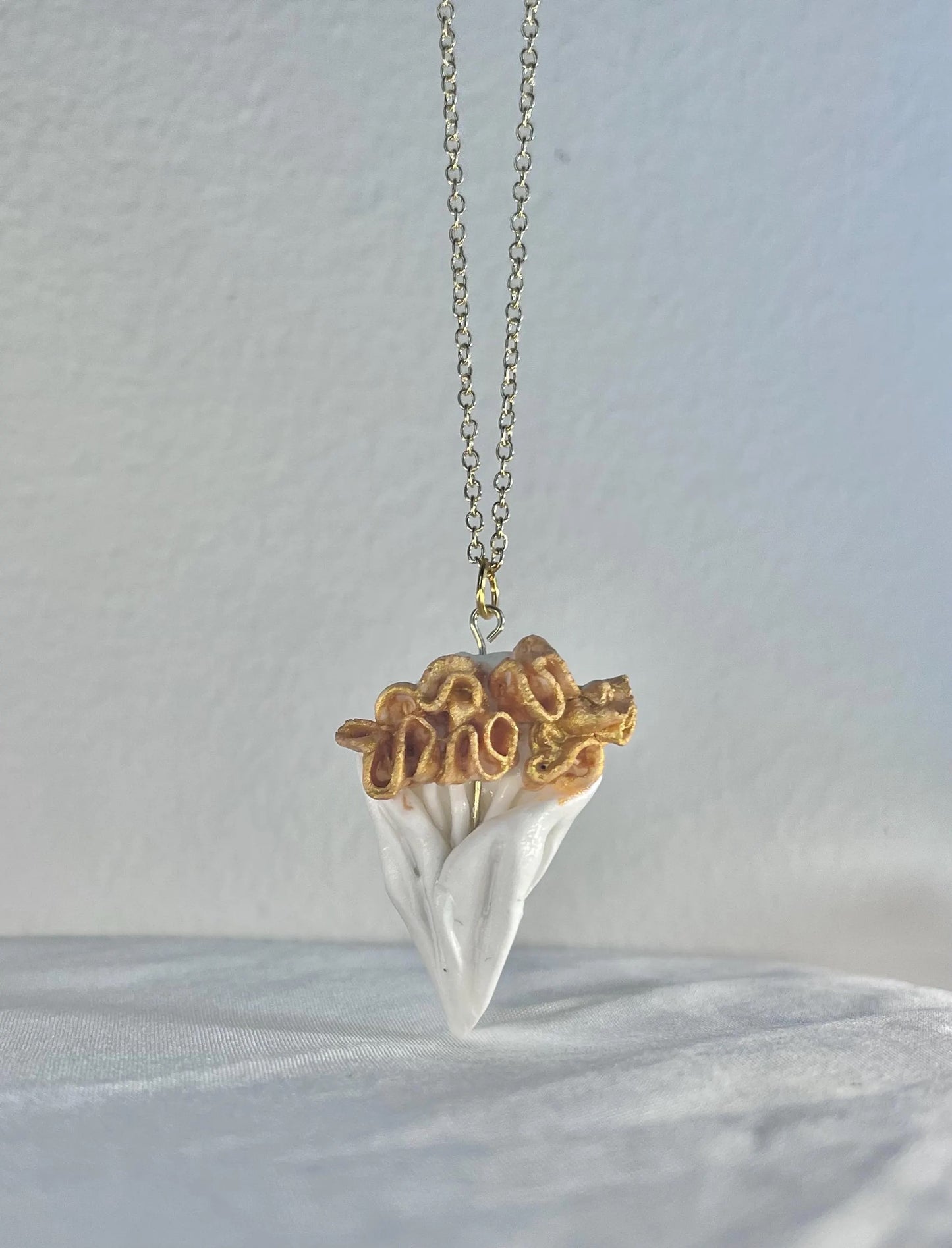 Azahar Doré Gold Necklace - Minimalist Floral Pendant