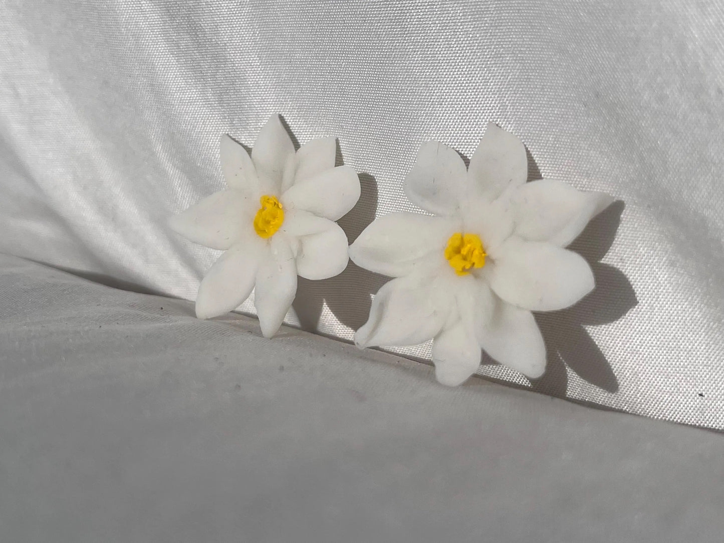 Golden Center Blossom Earrings – Elegant Floral Statement Earrings, Delicate White Flower Jewelry, Feminine Luxury Earrings