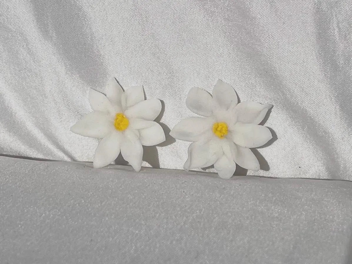 Golden Center Blossom Earrings – Elegant Floral Statement Earrings, Delicate White Flower Jewelry, Feminine Luxury Earrings