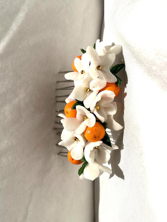 Azahar Orange Blossom Hair Comb – Handmade Spanish Floral Hair Piece with Citrus Oranges – Andalusian Bridal Hair Accessory, hair side.